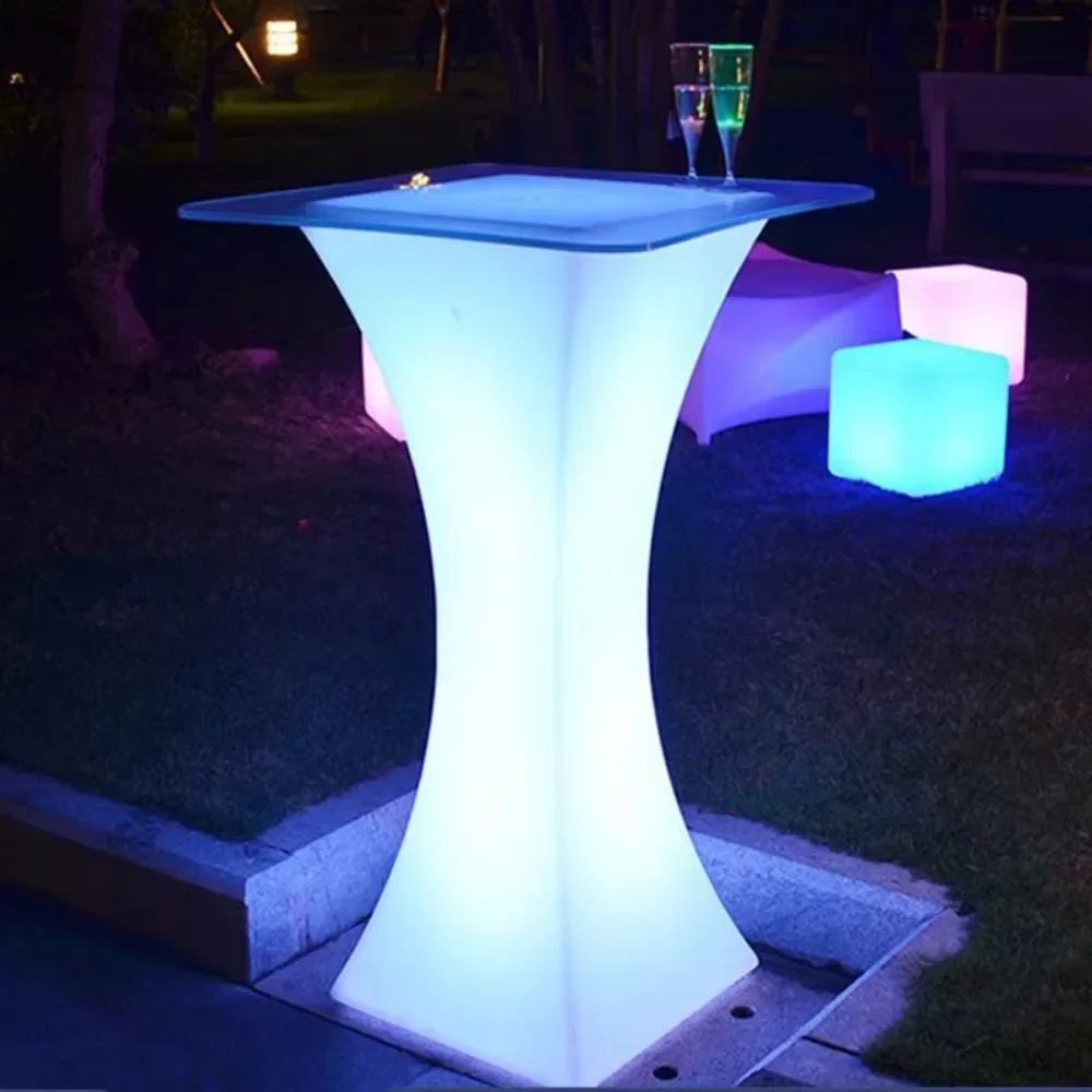 Outdoor Furniture In Dubai - A iluminação moderna ilumina a mobília